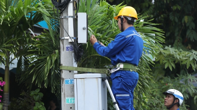 Khách hàng có thể tự lắp đặt MyTV hoặc yêu cầu đội ngũ kỹ thuật hỗ trợ tận nơi