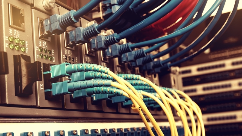 Công nghệ cáp quang và hạ tầng truyền dẫn