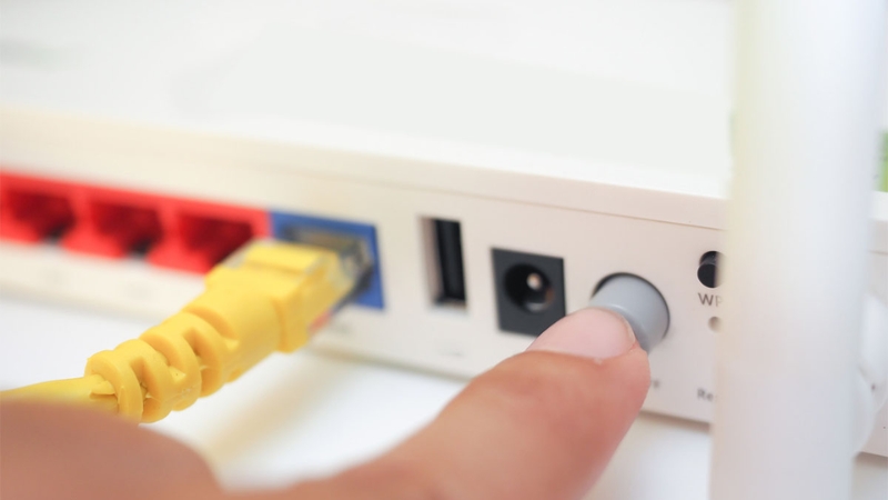 Reset mạng VNPT là thao tác đưa modem hoặc router WiFi về trạng thái cấu hình gốc